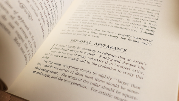 59786-alt2 Showmanship and Presentation by Edward Maurice - Book