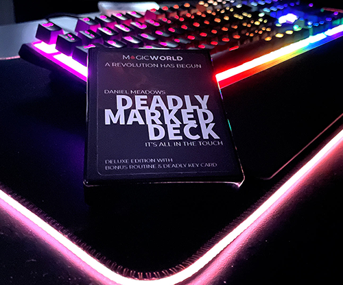 DEADLY MARKED DECK RED BICYCLE (Gimmicks and Online Instructions) by MagicWorld - Trick