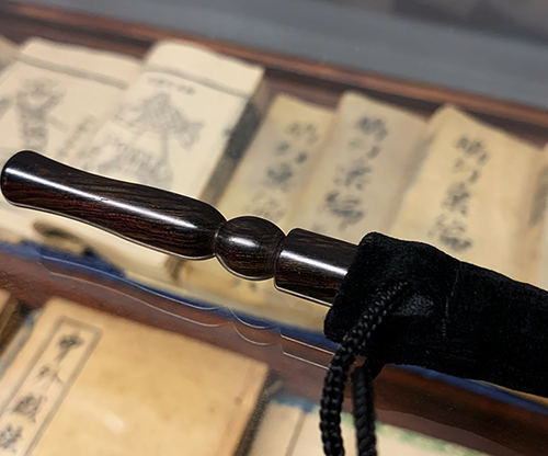 71588-full Wooden wand PRO (Standard Black) by Harry He & Bacon Magic - Trick