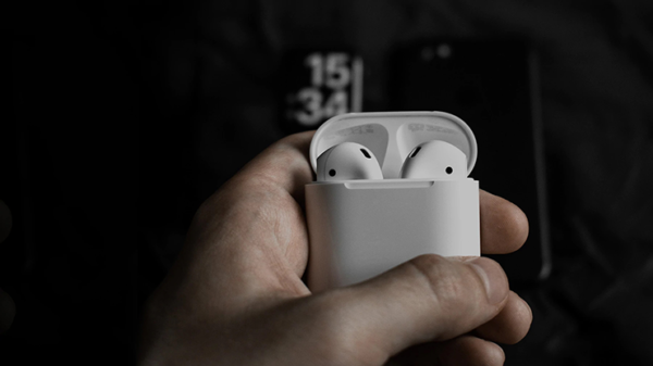 72273-alt1 Self Vanishing Headphones by Ellusionist