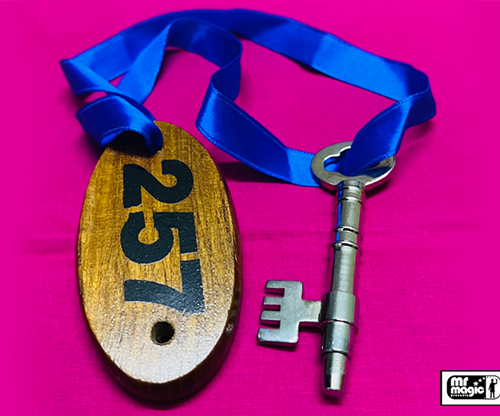 75219-full Key to My Chest by Mr. Magic - Trick