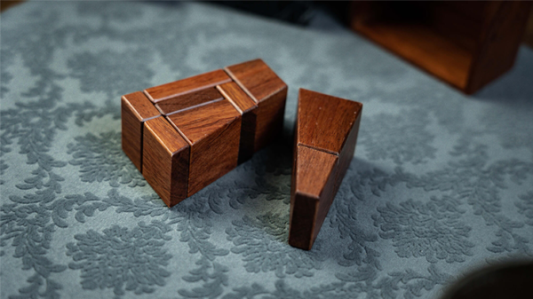76007-alt3 The Amazing 3D Puzzle Ultra by TCC - Trick