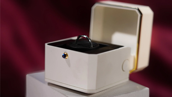 76215-alt1 Magic Ring Box (White) by TCC - Trick