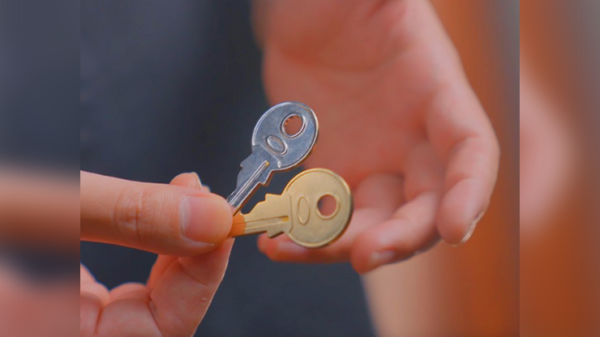 77235-alt1 Hopping Keys by Bond Lee, Wenzi, & MS Magic
