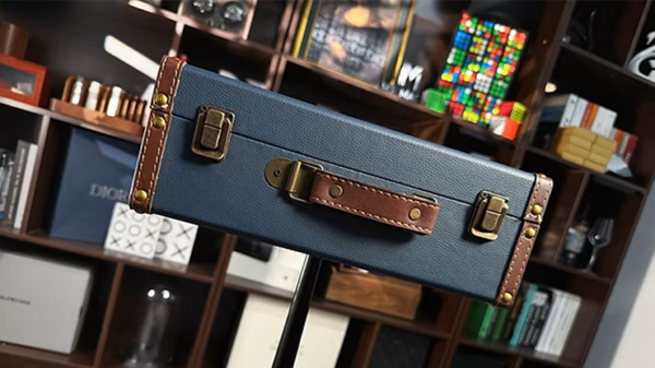 78518-full The Cane Table (Case) by Junjie Li, Bond Lee & MS Magic