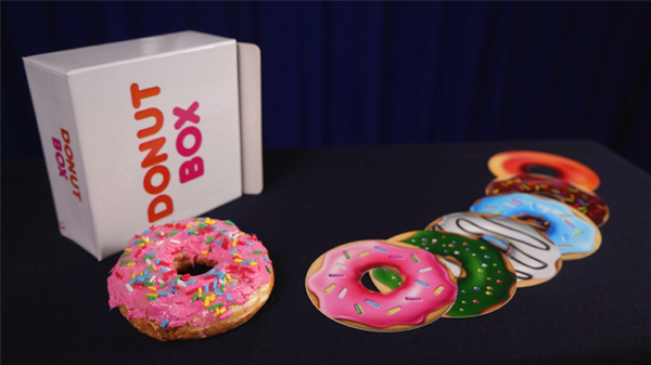 Donut Box by Gustavo Raley