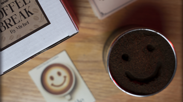 79576-alt1 Coffee Break by Michel