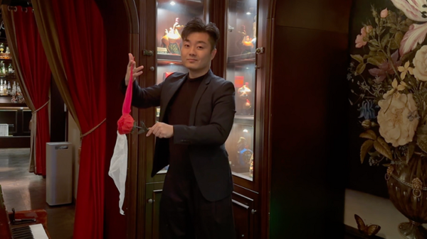 79815-alt5 Fantasy Rose by Leon, Bond Lee & MS Magic