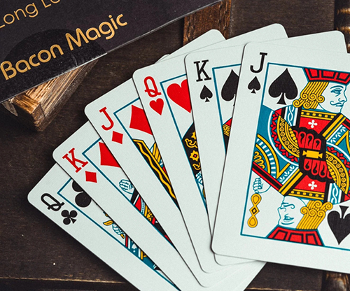 Color Betrayal (Blue Court Card) by Long Long & Bacon Magic