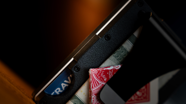 81098-alt3 Deck to Wallet by Elijah & Henry Harrius Presents